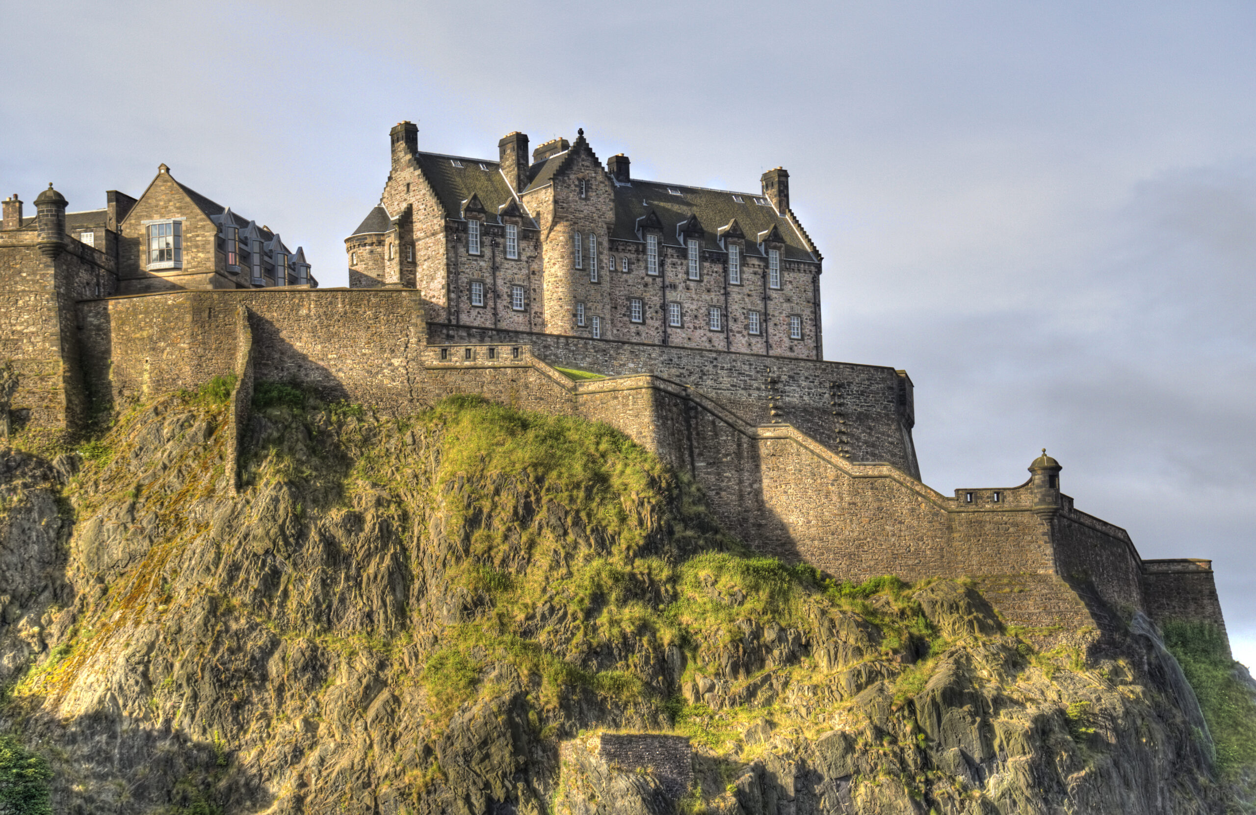 Cheap Business Class and First Class Flights to Edinburgh from USA